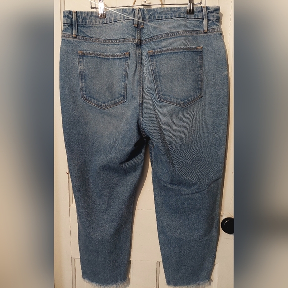 Good American size 16 Jeans. Excellent Condition! 25in inseam. - Picture 5 of 5